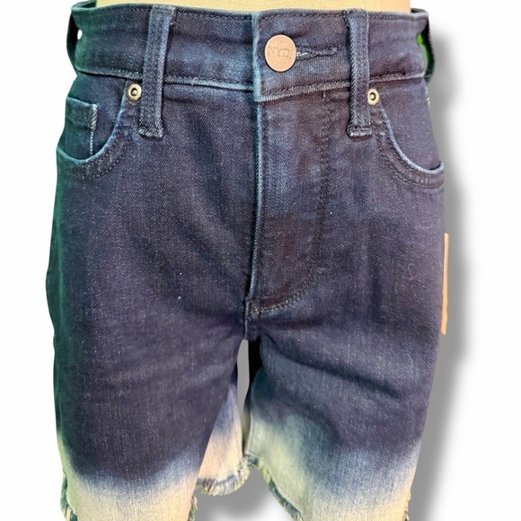 NWT NYDJ High-Rise Dip-Dyed Dark Wash Denim Shorts with Raw Hem Size 0 - Picture 5 of 13
